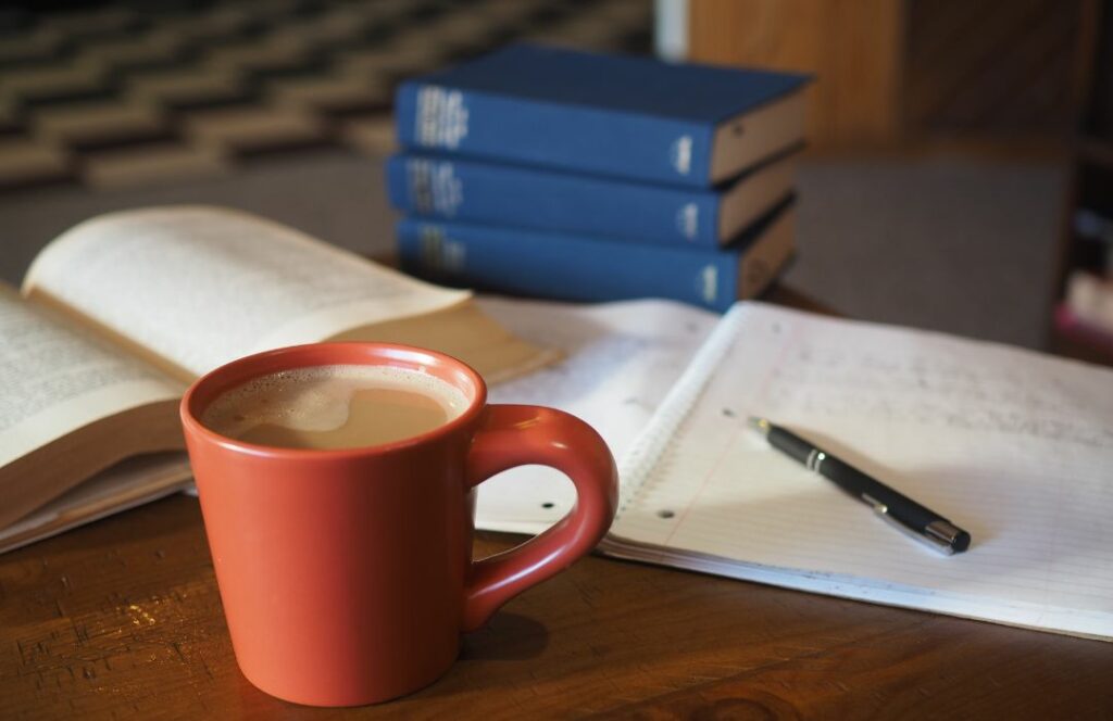 לימודי אנגלית על כוס קפה